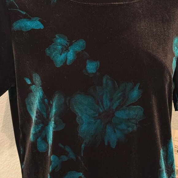 Elementz NWT Womens Medium Black Stretch Velvet Floral Holiday Shirt Top Y2K - Picture 2 of 5